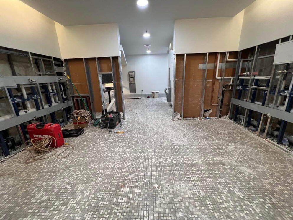 Handled by our expert staff, our specialized floor removal equipment eliminates the toughest floors cleanly and efficiently without damaging underlying surfaces. We’ve done ceramic tile, carpet, wood, VCT and more.